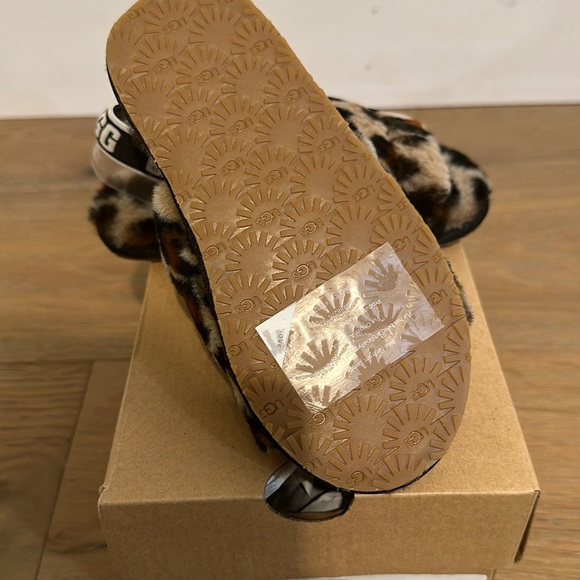 NIB TODDLER FLUFF LEOPARD SLIDE - Picture 3 of 7